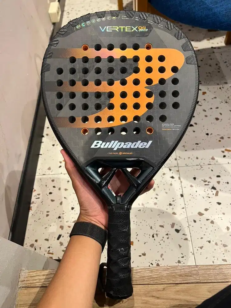 Bullpadel Vertex 04 Hybrid 2025