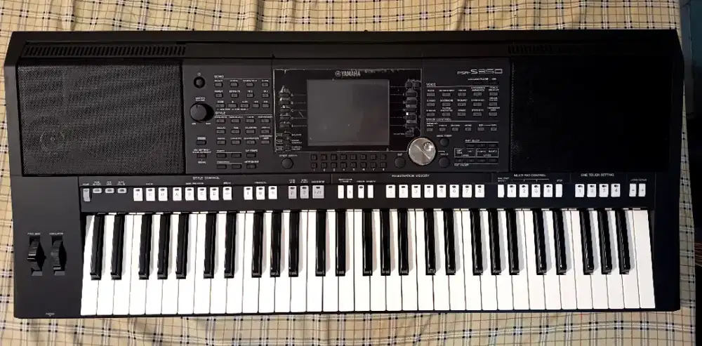 YAMAHA PSR S950