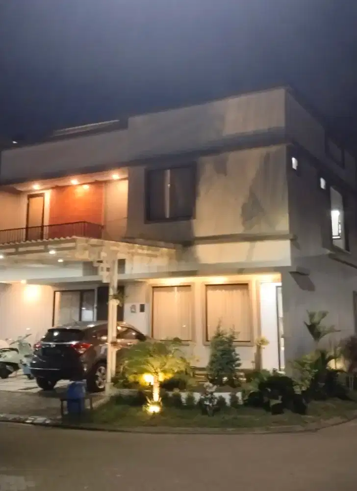 RUMAH  BAGUS SIAP HUNI ROOF TOOP