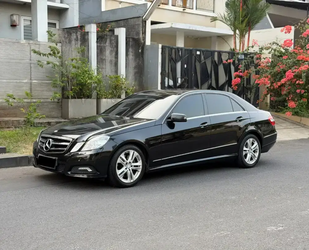 [KM 40RB] Mercedes Benz E300 Avantgarde 2010 W212 Hitam Full Original