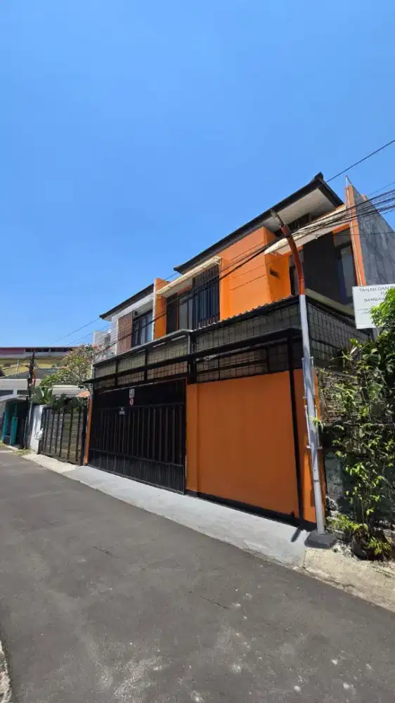 Rumah Dijual Jl.Mutiara Turangga Lengkong Dgn Semi furnished