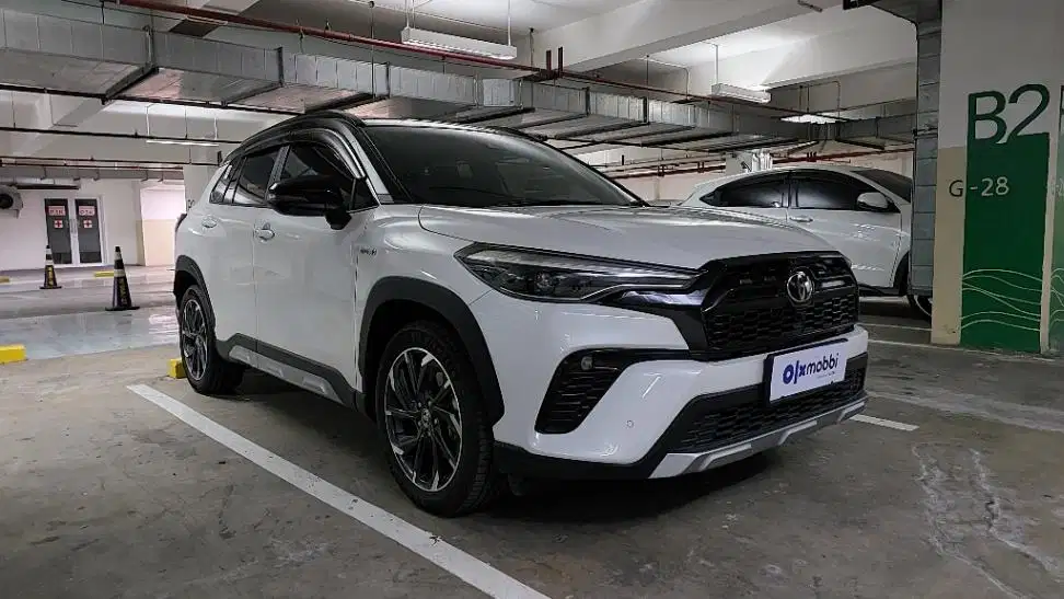 Angs 304 Rb Toyota Corolla 1.8 Cross Hybrid Bensin-AT Putih 2023