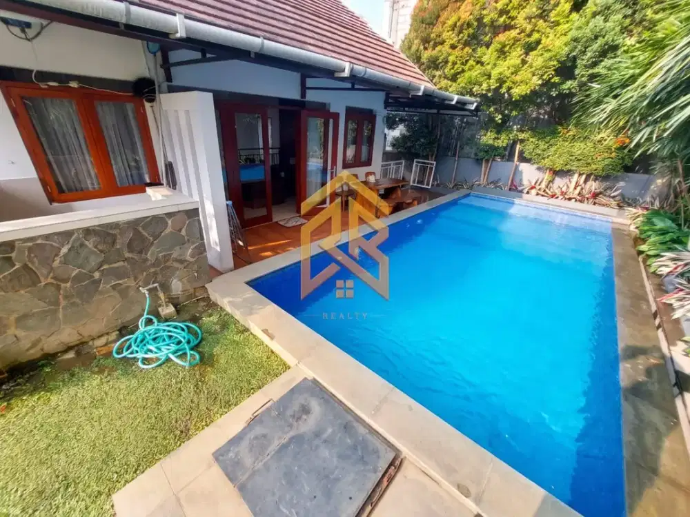 RUMAH VILLA RESOR DAGO PAKAR BANDUNG Dengan Kolam Pribadi Udara Sejuk Harga Nego