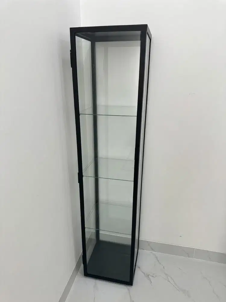 Ikea blaiden lemari kaca pajangan