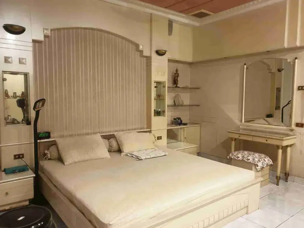 Dijual Rumah Tinggal di Taman Kedoya Baru