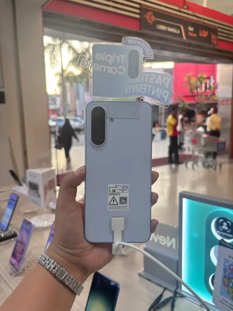 SAMSUNG NEW SERIES 18