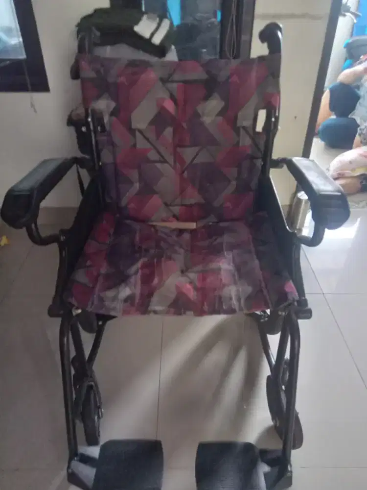 KURSI RODA LANSIA