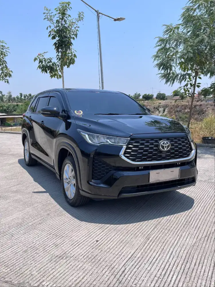 Innova Zenix V CVT Bensin