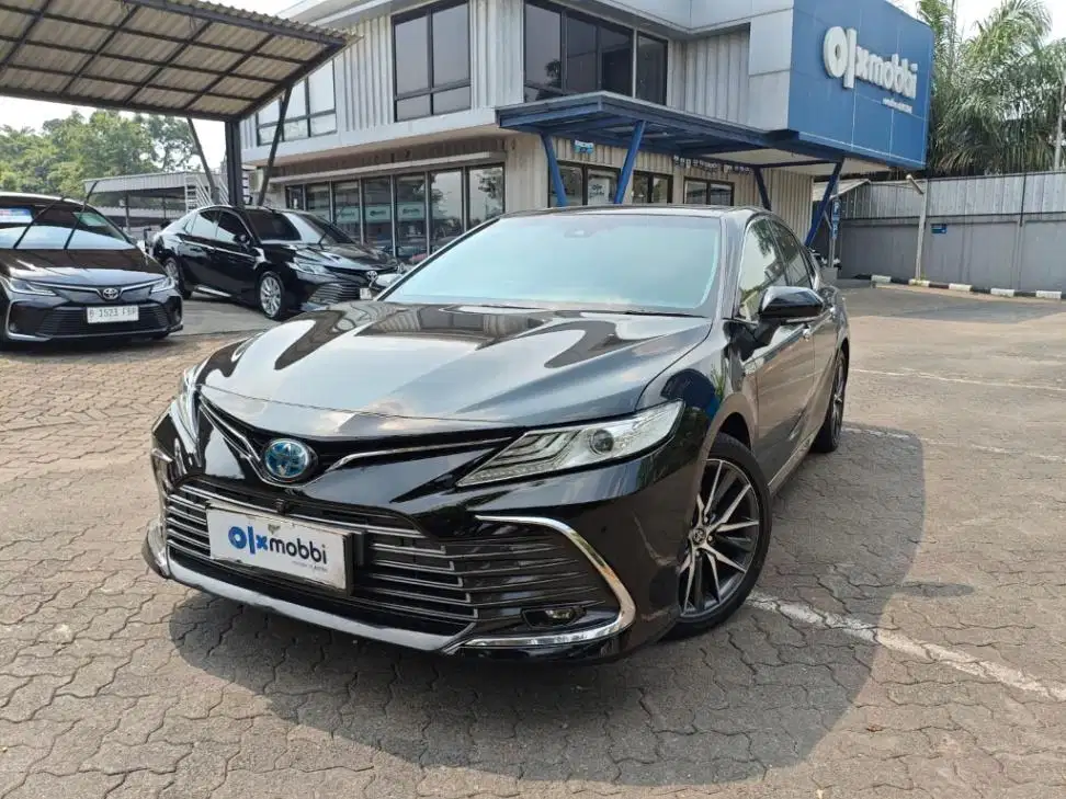 Pajak Panjang - Toyota Camry 2.5 Hybrid-AT 2022