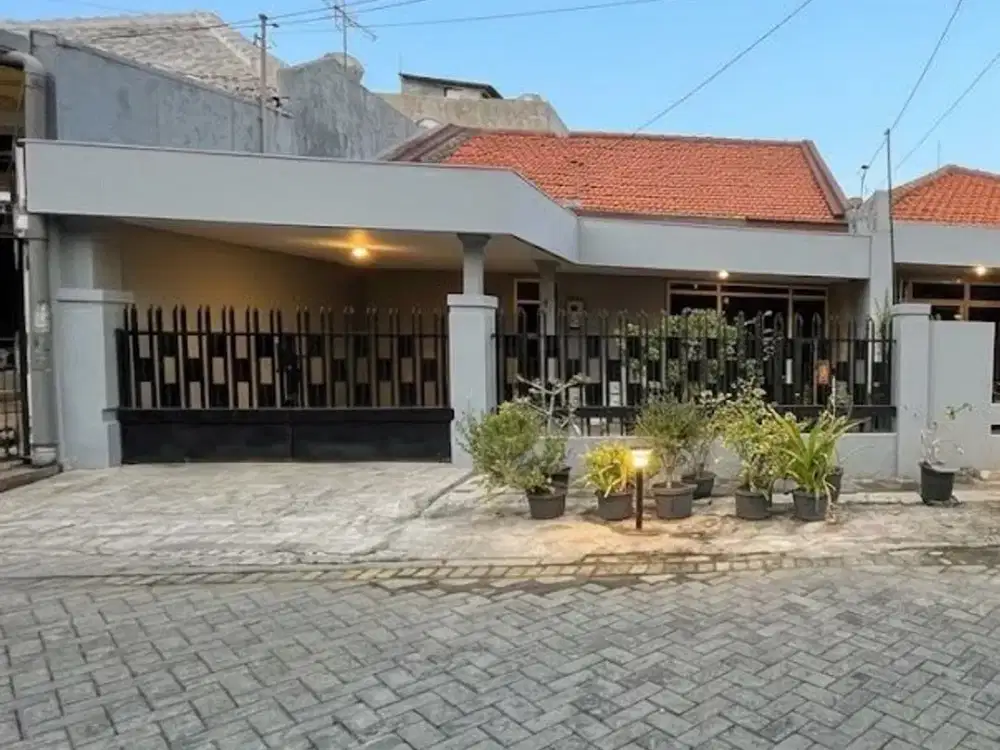 Dijual Rumah Siap Huni Strategis Tengah Kota Harga Hitung Tanah Lokasi Barata Jaya Surabaya