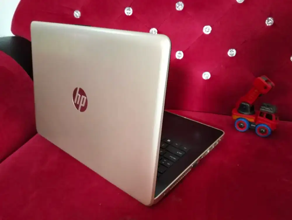 Laptop HP 14bw AMD e2-9000e RAM 4/SSD 128 enak buat office kuliah