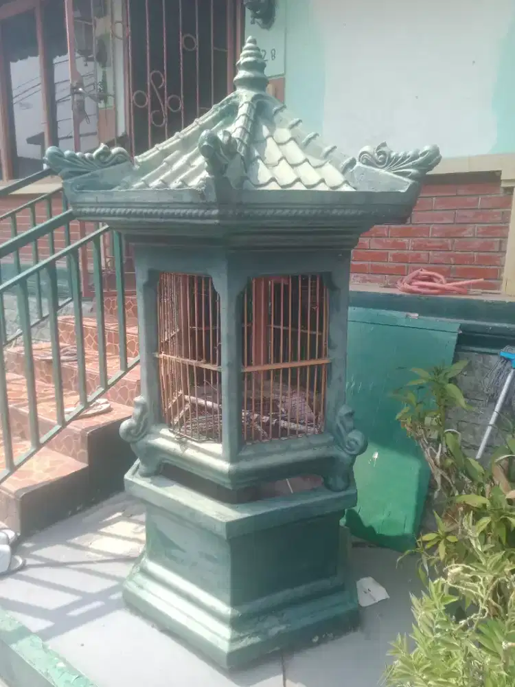 Kandan burung / Ayam dari beton model pagoda