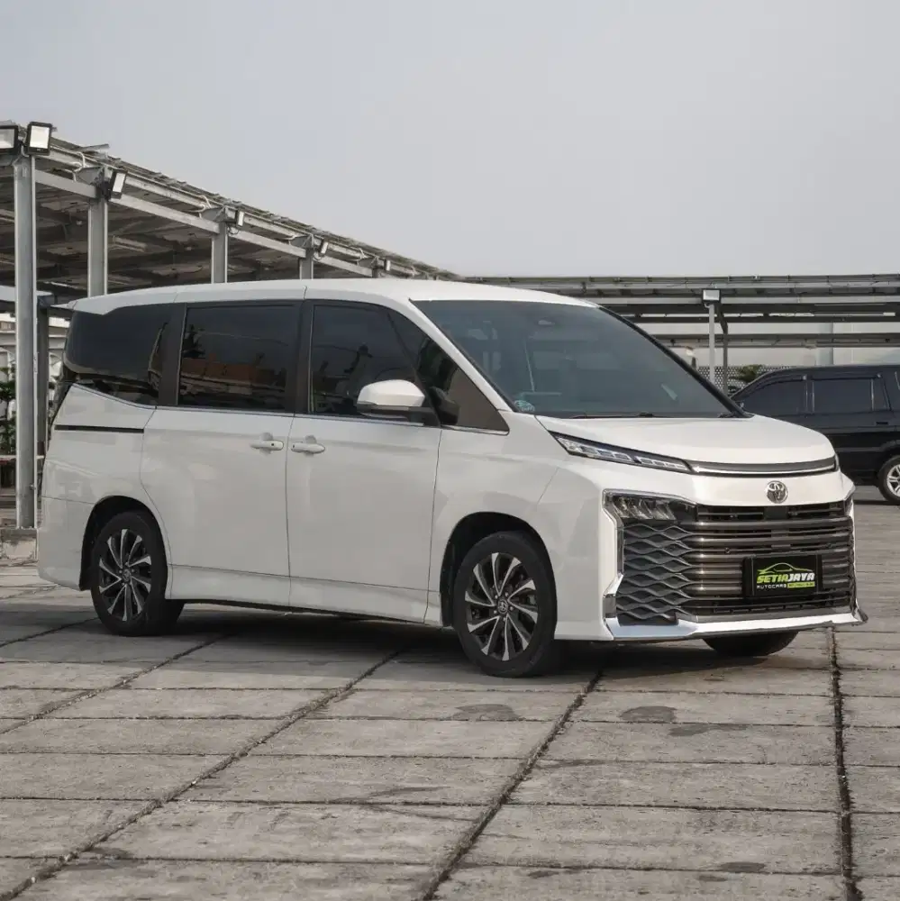 Toyota Voxy 2000cc matic 2022