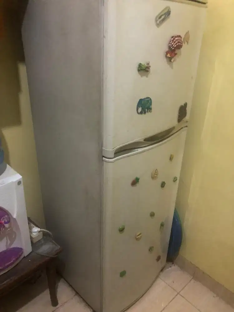 Dijual Kulkas Sharp 2 Pintu
