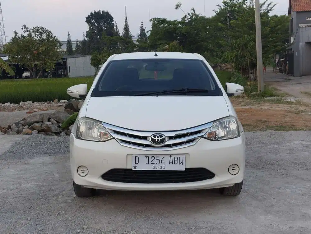 Toyota Etios Valco 2014 Bensin