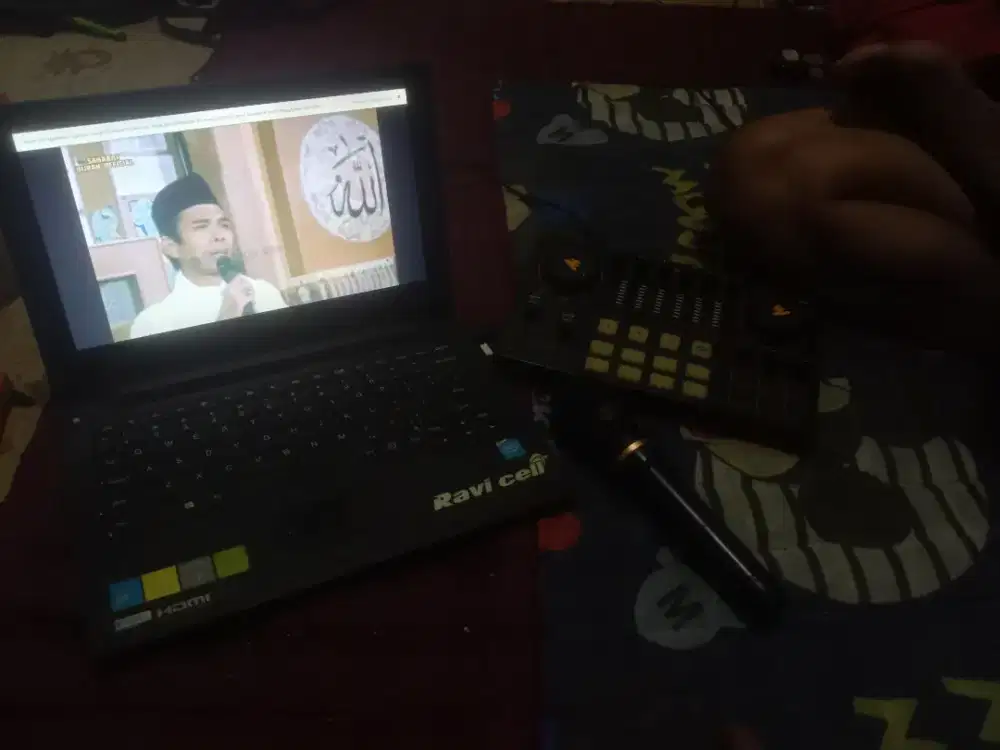 Jual aja ni lagi Bu laptop Lenovo & sound cut satu paket