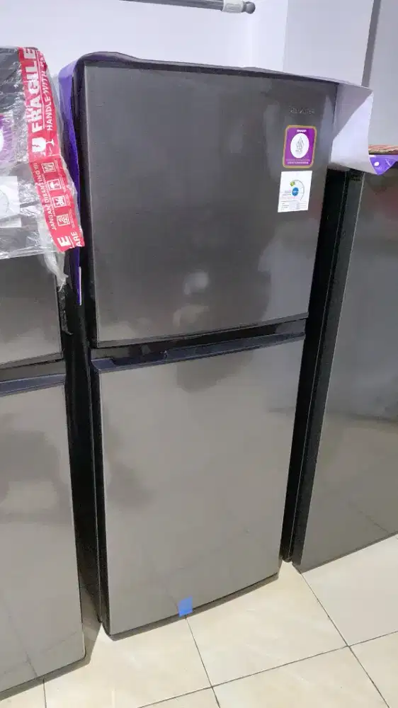Kulkas sharp 2pintu.bagus ori