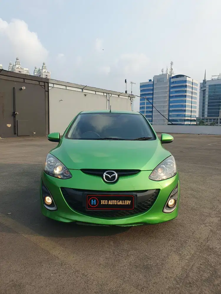MAZDA 2 R 2012. MAZDA2 R 2012