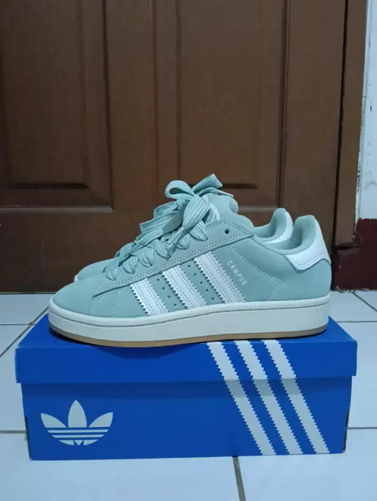 adidas Lifestyle Campus 00s Shoes

Women White JQ5752