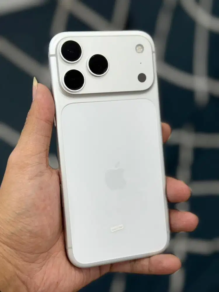 Iphone 17 promax 256Gb silver second resmi ibox bh 100% garansi on