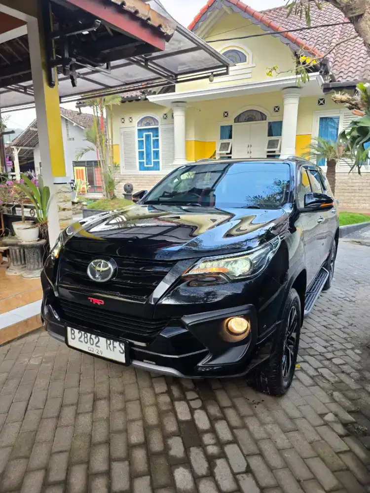 Toyota Fortuner 2.4 VRZ TRD AT 2019