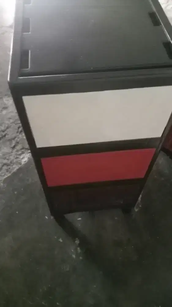 Lemari plastik mini
