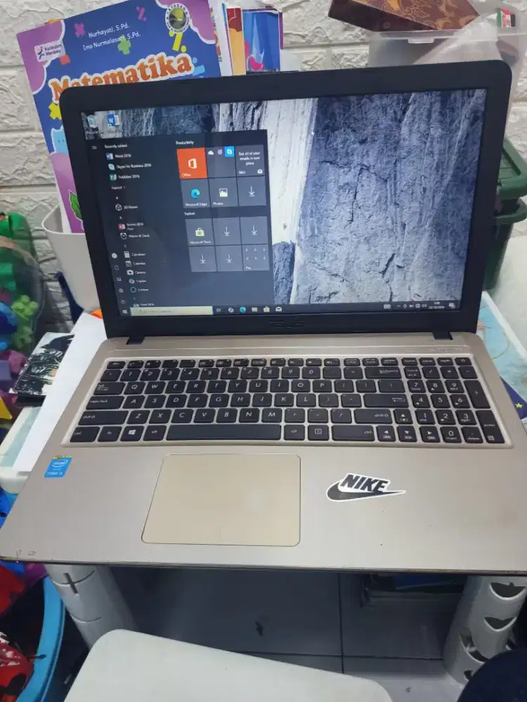 laptop ASUS X540L .Ram 8gb/500GB . Normal