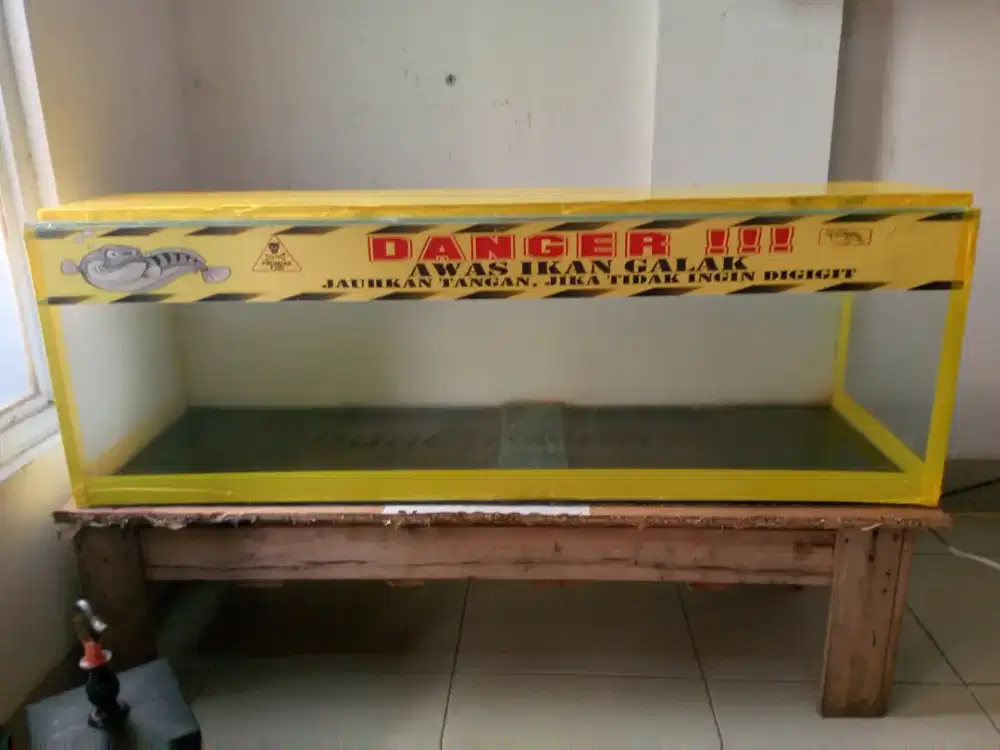 Dijual aquarium ikan P : 120 cm + Tinggi : 40 cm +  Lebar : 40 cm