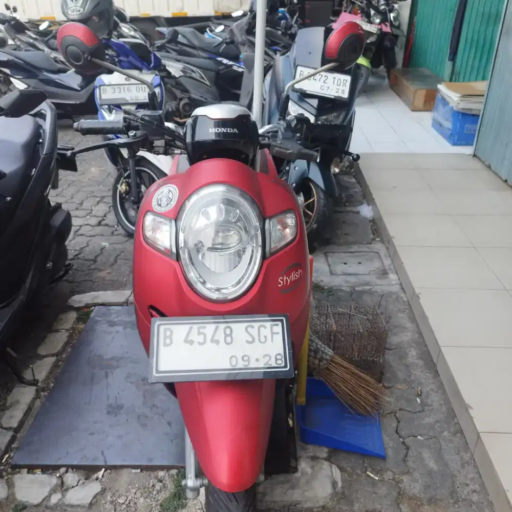 Scoopy 2018 warna merah dop