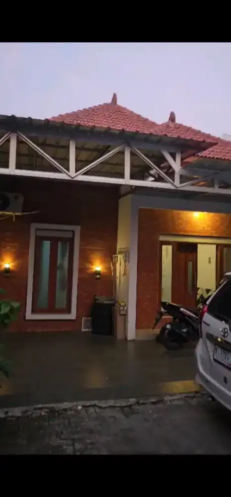Rumah tengah kota ngawi, bebas banjir, dekat dengan perkantoran