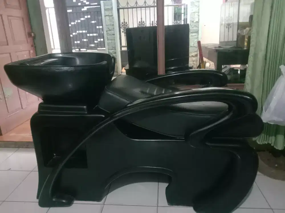 Tempat keramas rambut