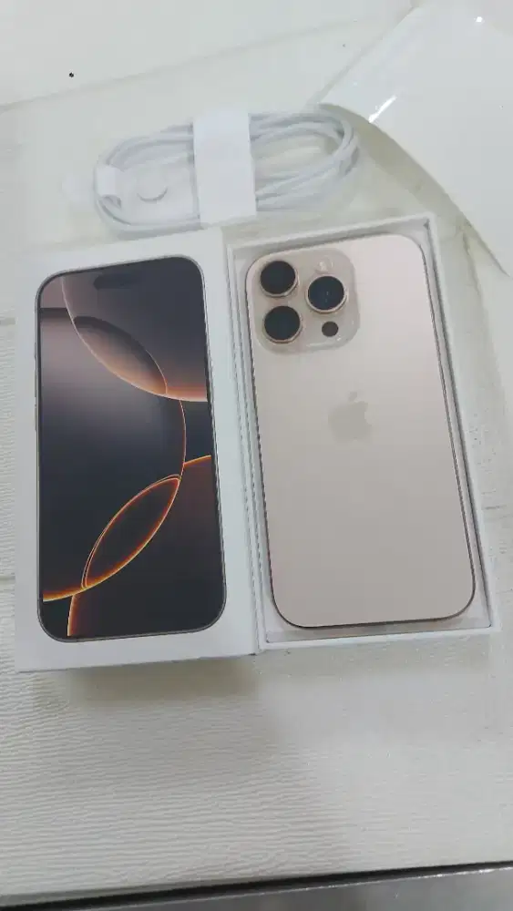 Iphone 16 pro  1Tb desrt thitanium