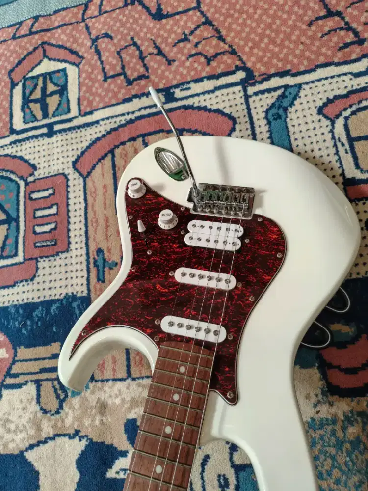 Gitar cort putih like new