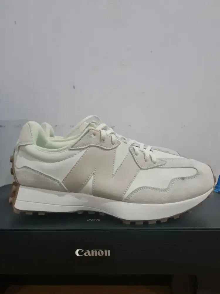 Sepatu NB new 327