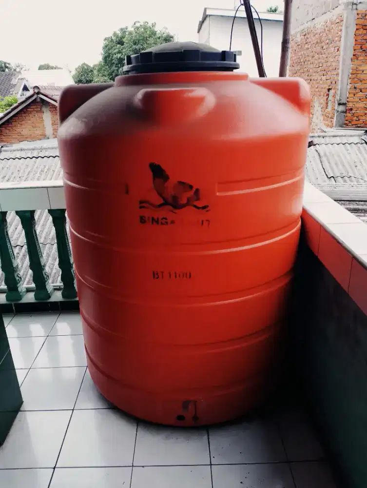 Tandon Air 1000 lt bocor tipis