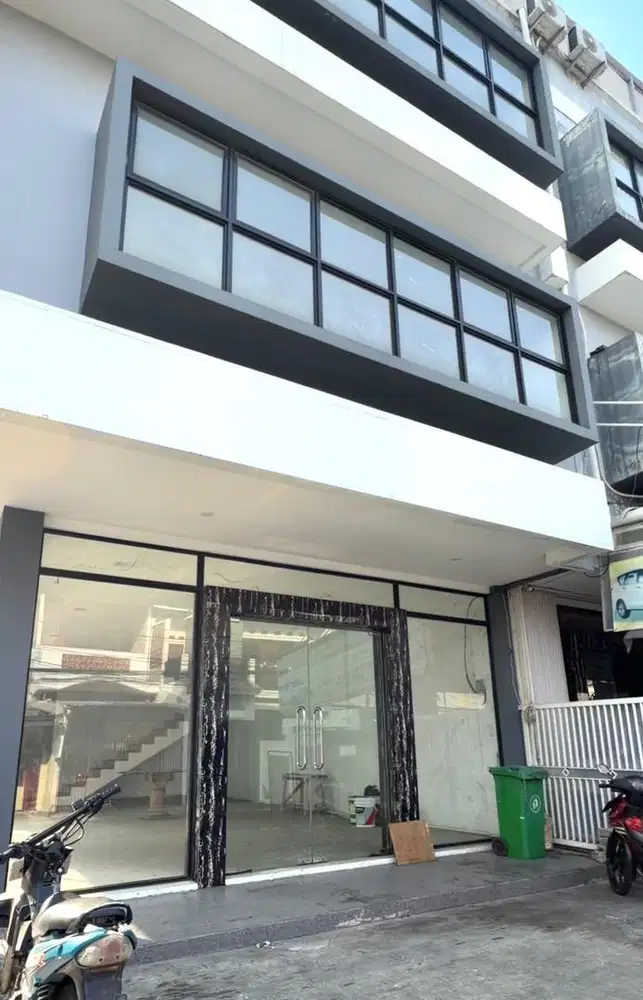 DIJUAL RUKO 4 lantai Hook di Larangan Indah Ciledug