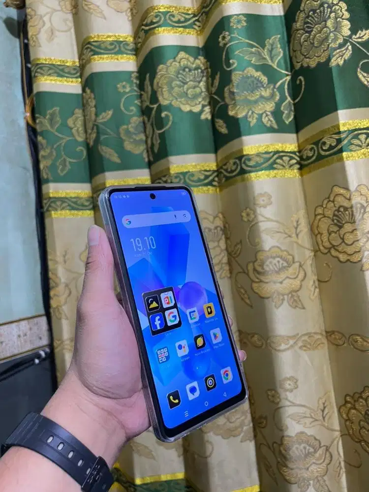 Infinix HOT 40 Pro NFC 12+9(21/256) RESMI