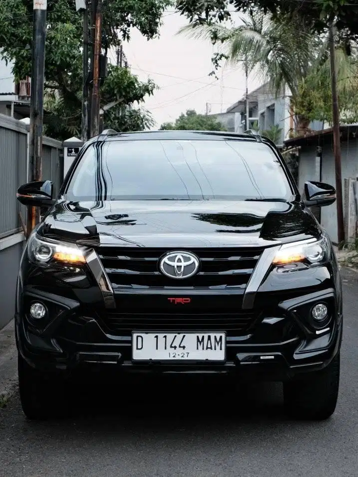 TOYOTA FORTUNER 2.4 VRZ TRD AT 2019