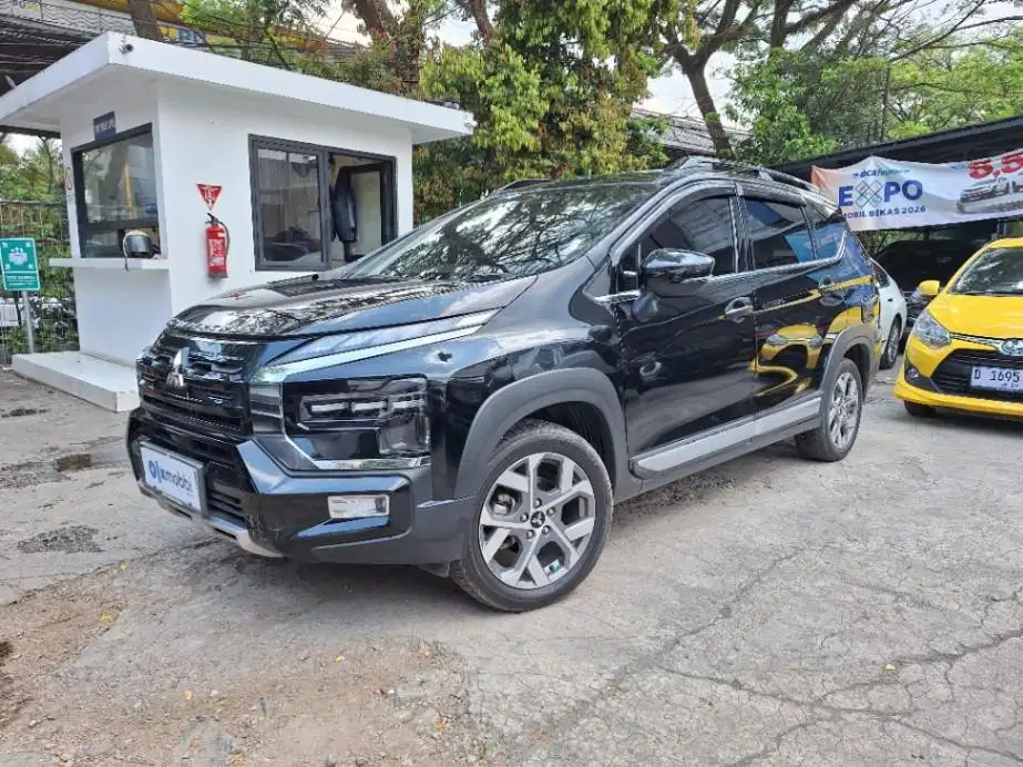 LOW DP Mitsubishi Xpander 1.5 Cross Premium Package Bensin-AT 2023 KIQ