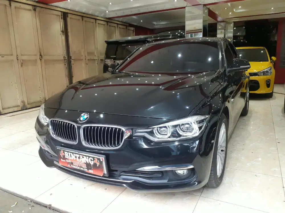 BMW 320i LUXURY AT 2018 BLACK / MODEL THN 2019 [BINTANG MOTOR]