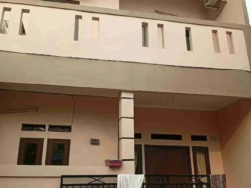 Di jual rumah 2 lantai kokoh permanen di pondok kacang timur Tangerang selatan