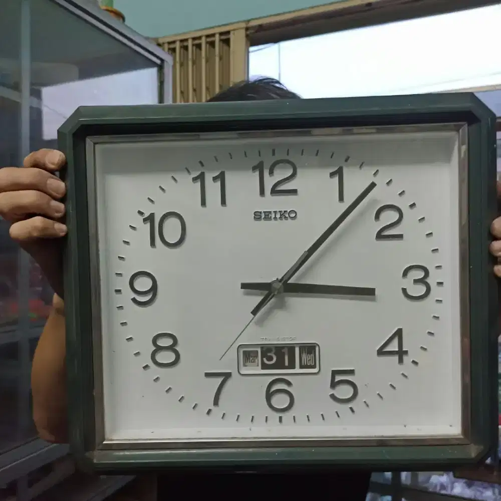 Jam Dinding Antik