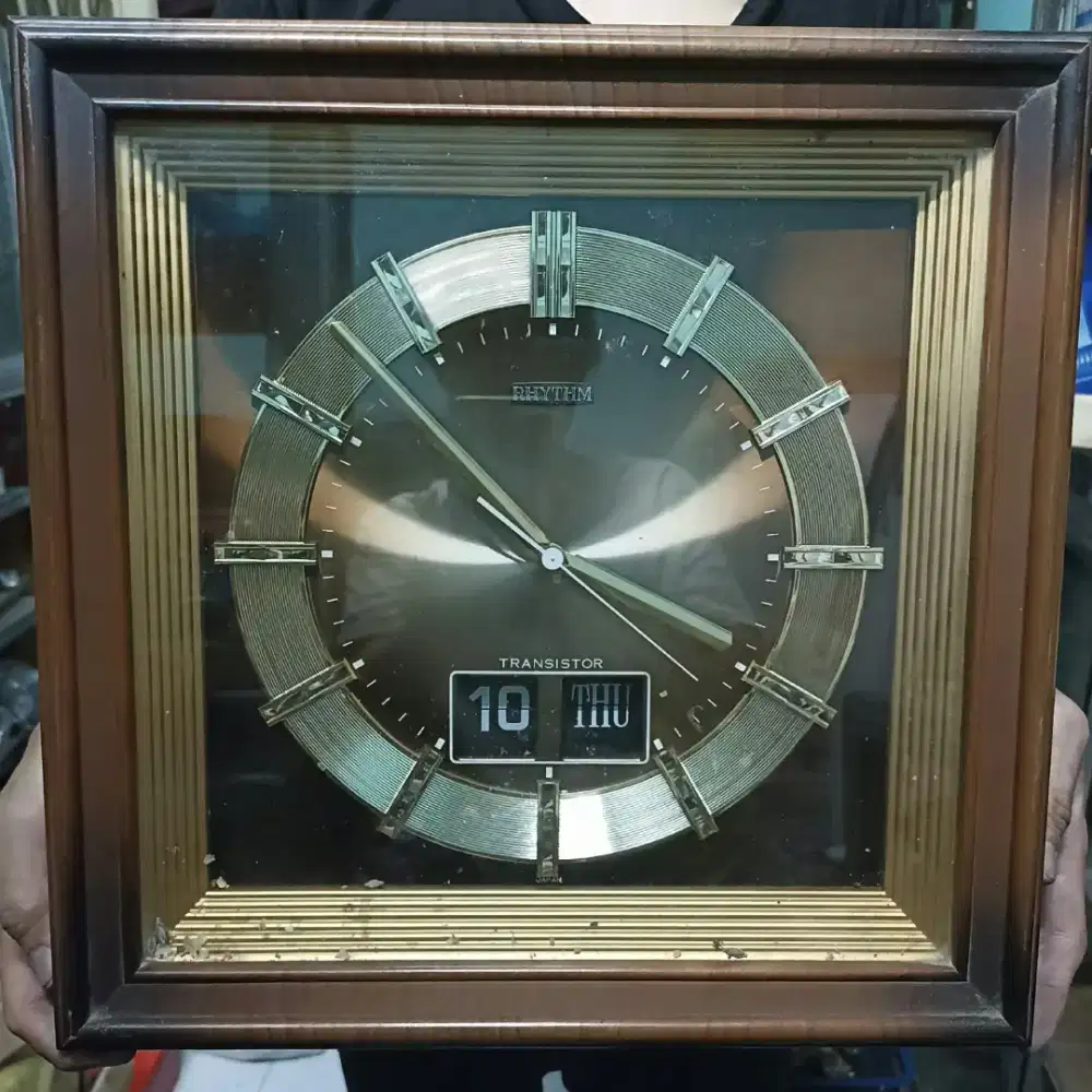 Jam Dinding Antik Rhythm
