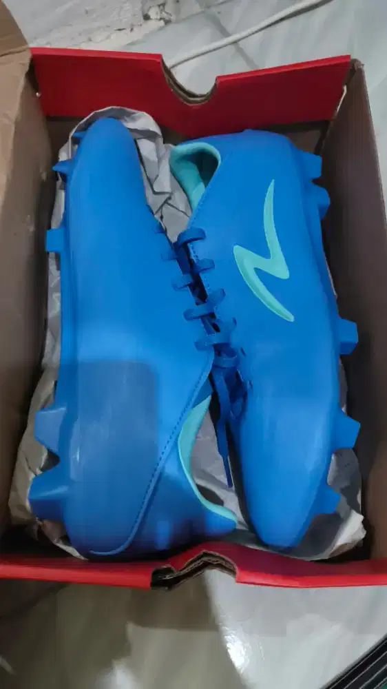 Sepatu Bola SPECS ESSORER FG