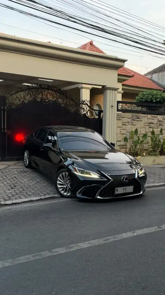 Lexus Es 250 Ulta luxury 2.5 At FULSET ORIGINAL LUAR DALAM