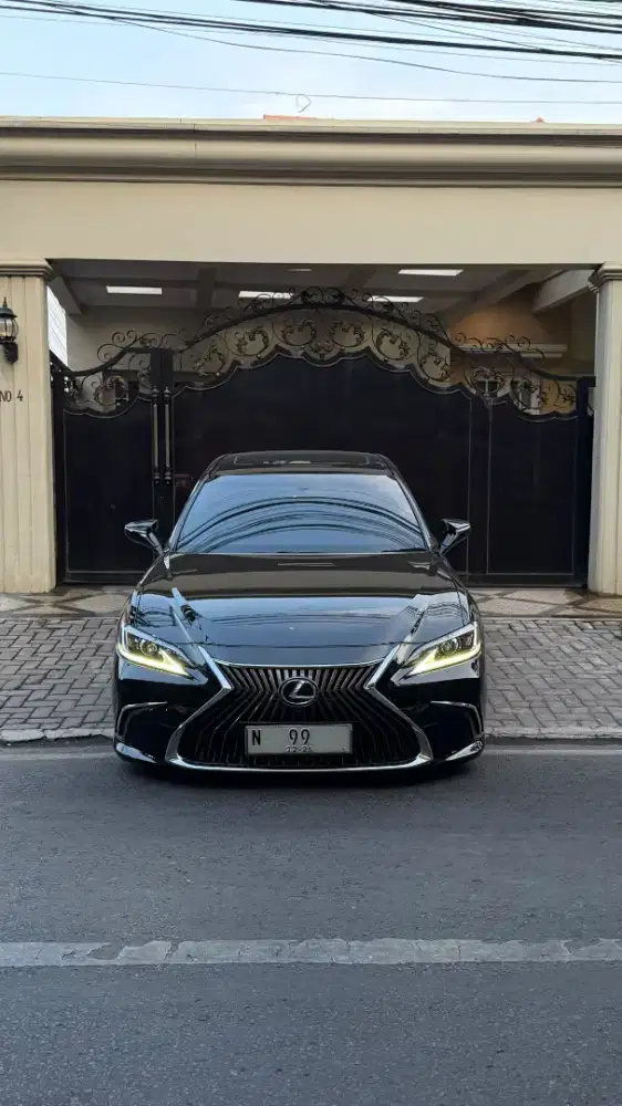 Lexus ES250 ULTRA LUXURY 2.5 At FULSET ORIGINAL LUAR DALAM