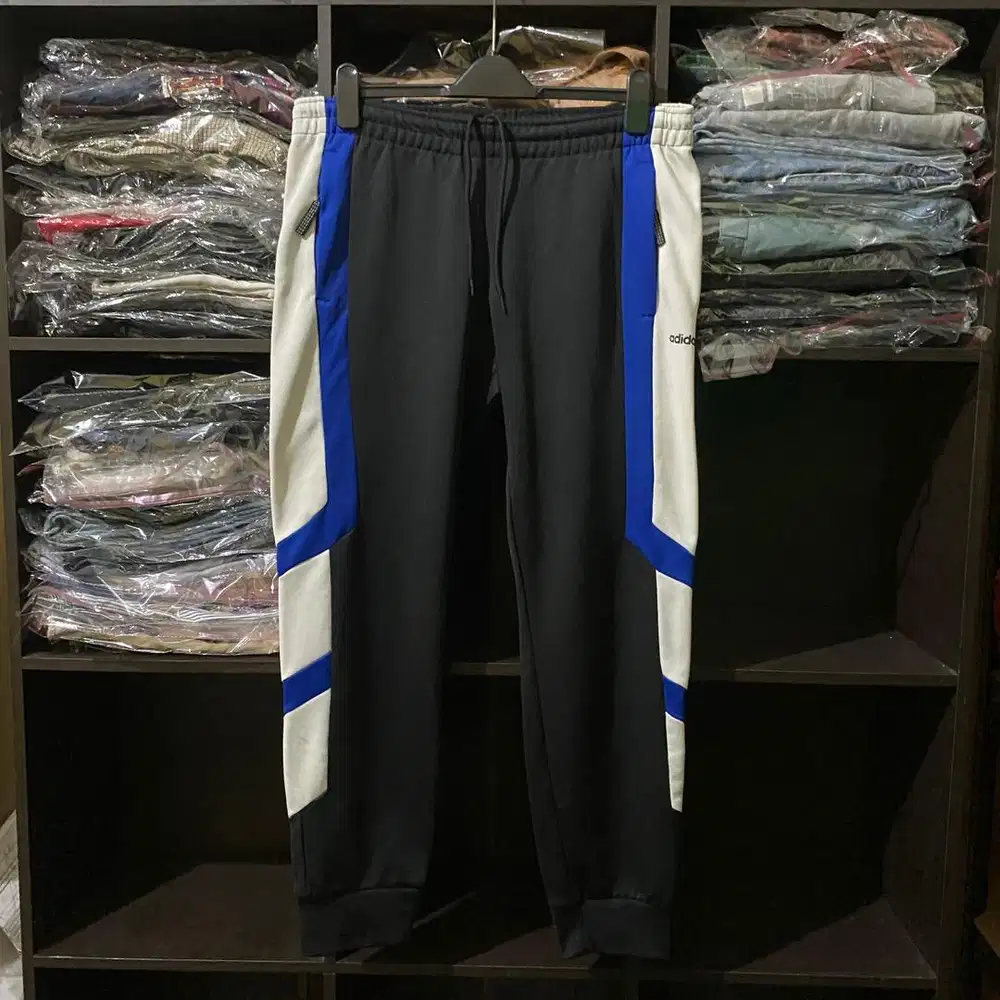 Trackpants Adidas EQT - Size L fit 36 - Celana olahraga joggerpants