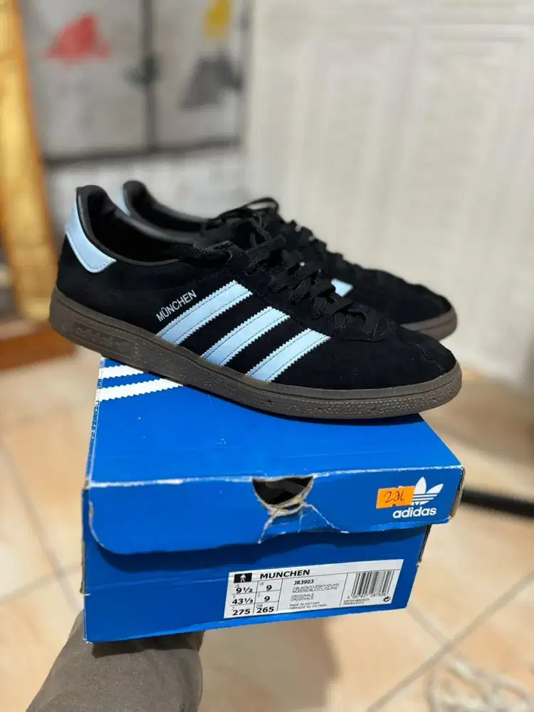 ADIDAS MUNCHEN SIZE 43