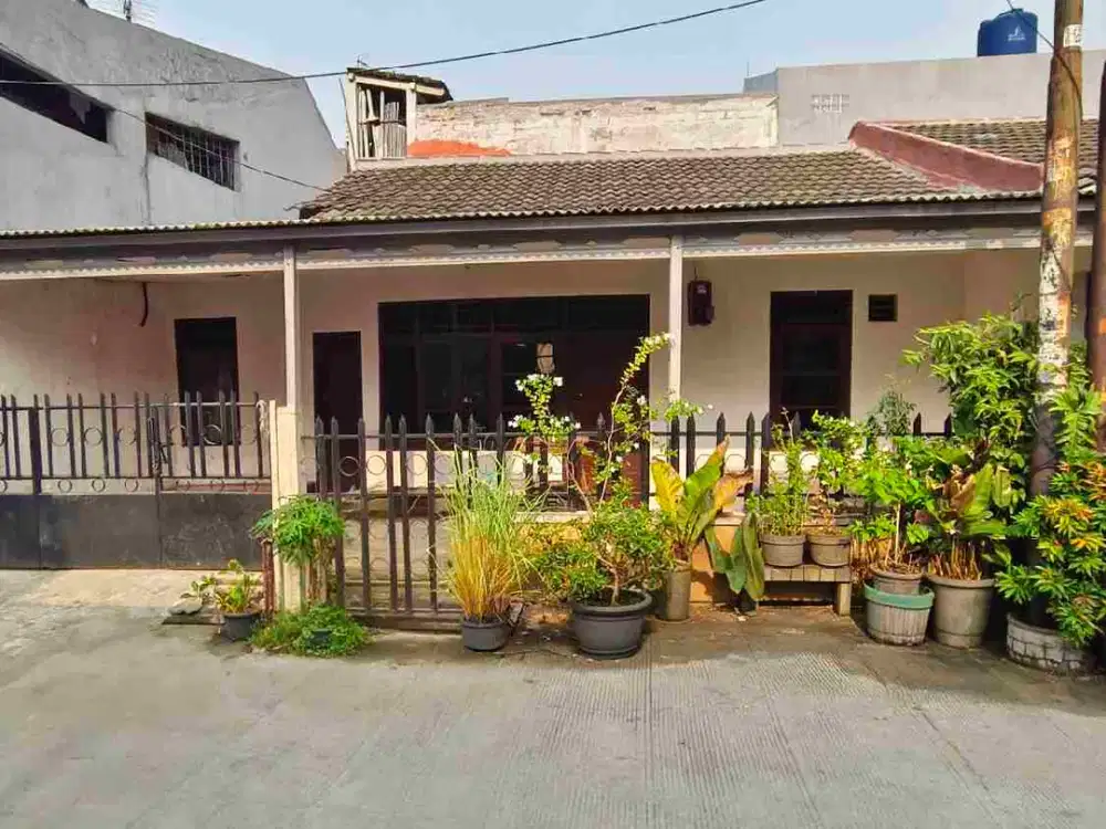 Rumah LT 90 di Taman galaxy 750 jt bebas banjir hadap timur