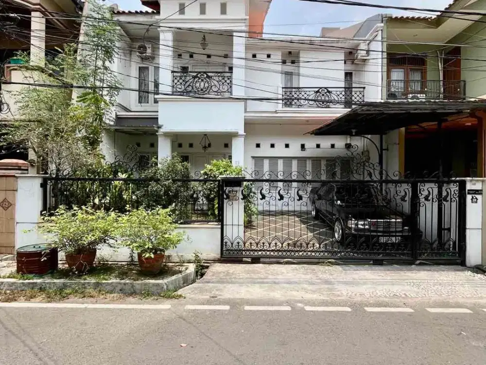 rumah di Komplek Taspen , Cempaka putih jakarta selatan